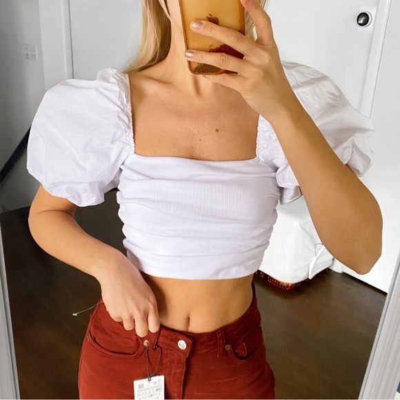 Zara Tops - 🐚 ZARA BOHO WHITE PUFF SLEEVE RUCHED CROP TOP!
